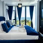 Royal View - Luxury 2br With Sea Panorama By Flat Manаger Apartament
